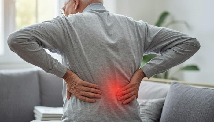 Senior mit Schmerzen